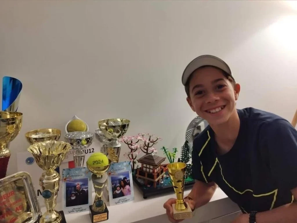 Mael Gérinié Vainqueur 15-16 ans Antibes, TC Receiving, tennis Nouvelle-Caledonie